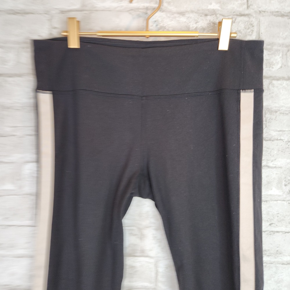 Athleta Leggings Black Cream Side Stripe Ribbon Athletic Yoga Size LT